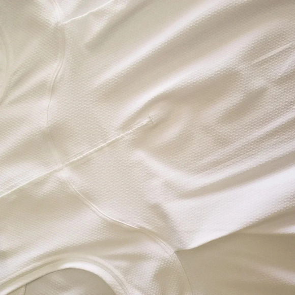 *LULULEMON Essential  Tank Train Size 6 - Picture 6 of 7